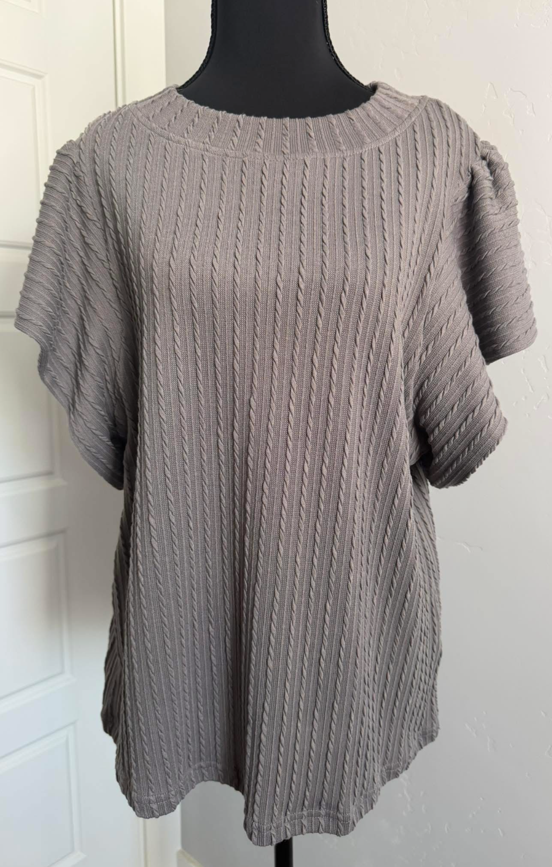 GREY FLUTTER SLEEVE TOP