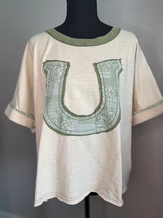 SAGE HORSESHOE TEE
