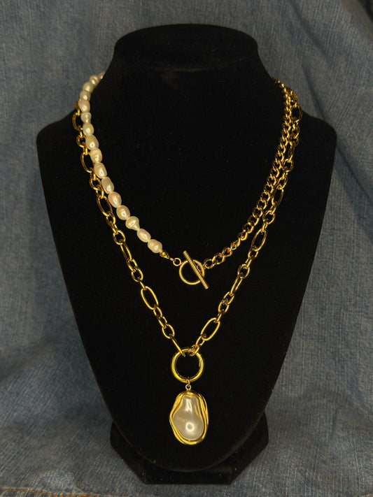 Chunky Chain Baroque Pearl Toggle Clasp Necklace