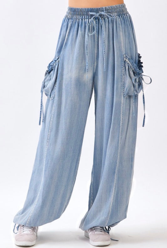LIGHT WASHED PANTS