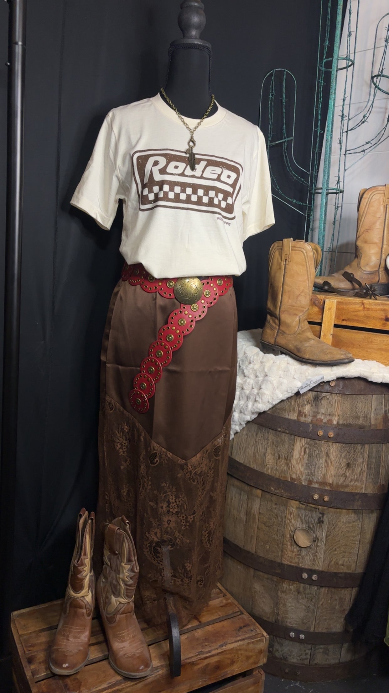 RED CIRCLE CATERPILLAR BELT