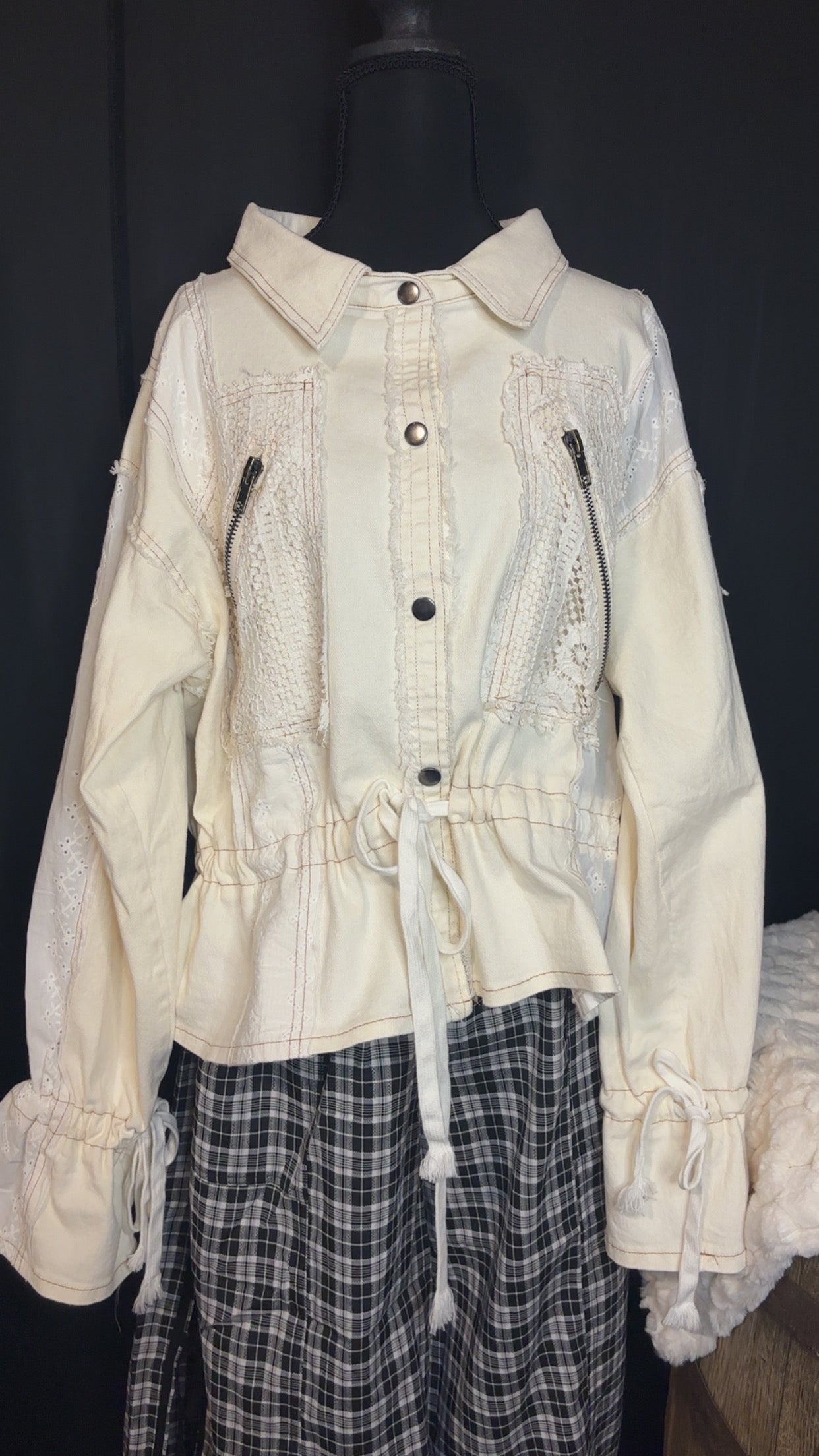 CREAM DENIM JACKET