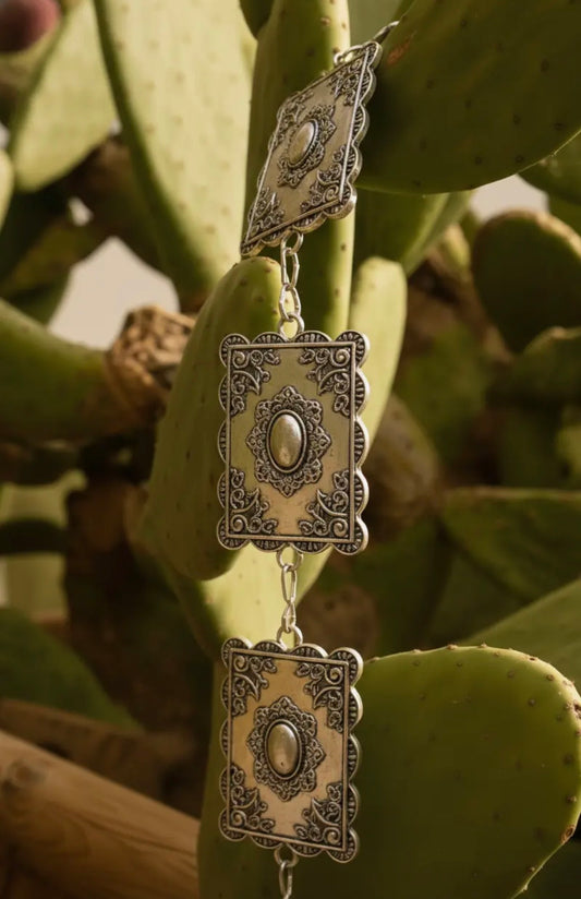 SILVER RECTANGULAR CONCH BELT